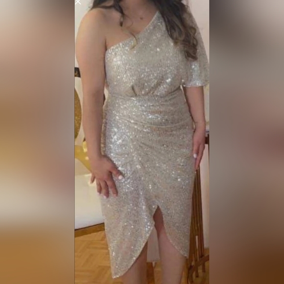 Dress - Picture 2 of 2